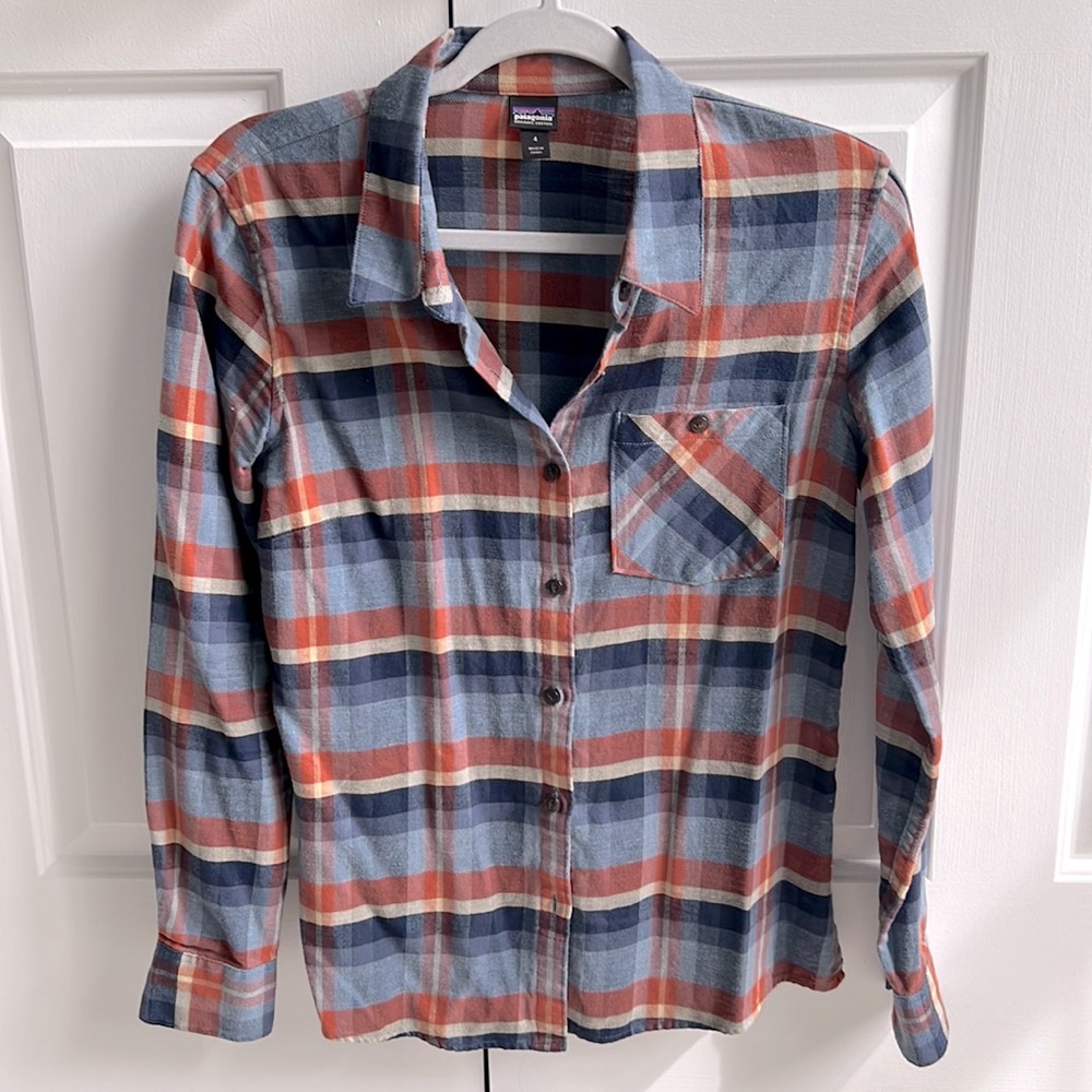 Women’s Collared Patagonia Button Down Shirt